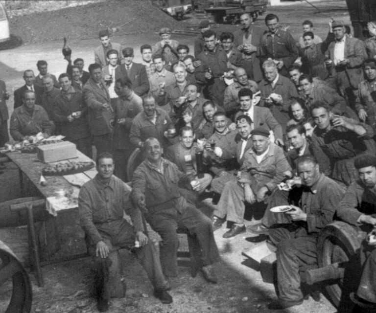 Festeggiamenti al deposito ferroviario di Cosenza anni ’50