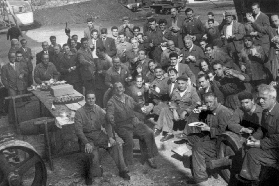 Festeggiamenti al deposito ferroviario di Cosenza anni ’50
