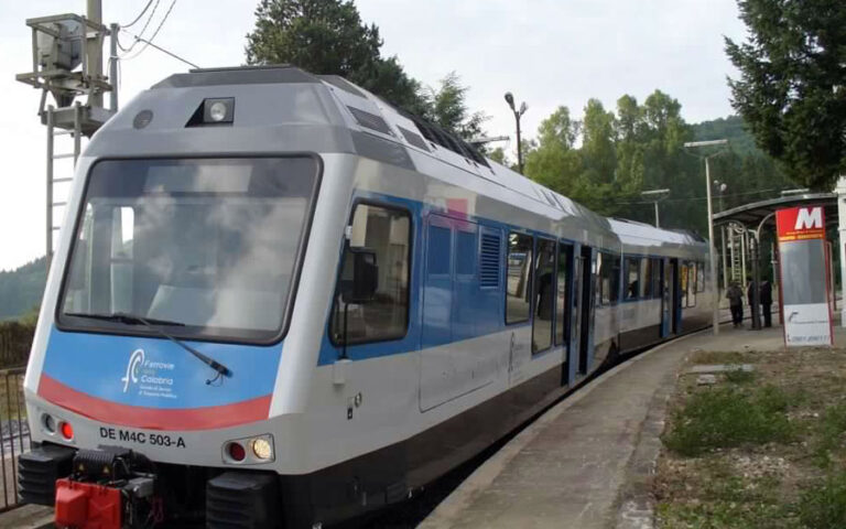 Presentate questa mattina le nuove automotrici di Ferrovie della Calabria